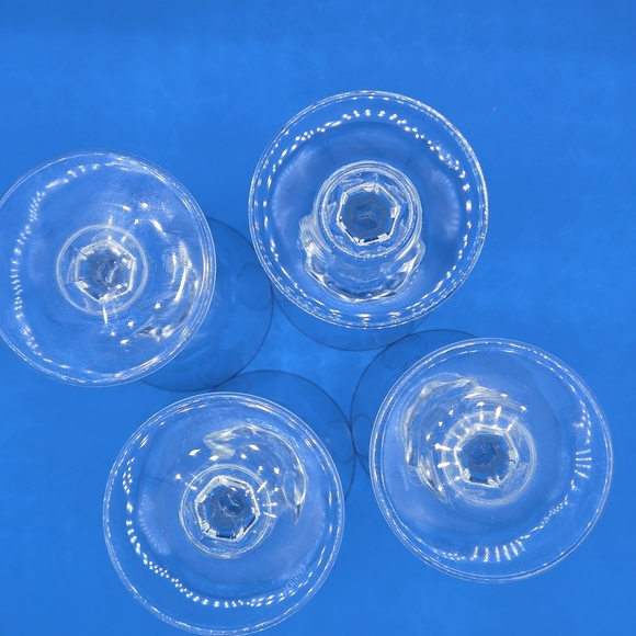 Oneida Fedora Pattern Stemware Set of 4 Clear Blown Glass 6 oz. Full Capacity - Picture 4 of 8